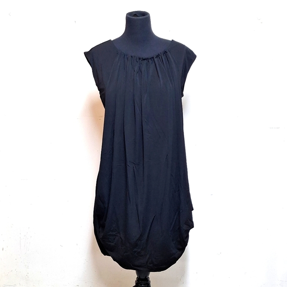 NEW! Black Cap Sleeve Bubble-Hem Dress - FLOWY & PLEATED - Picture 2 of 10